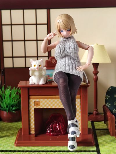 露臀手工针织毛衣