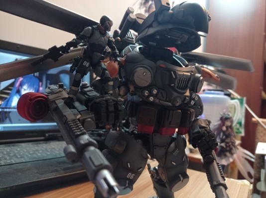 铁骸06空天作战机甲轰击型