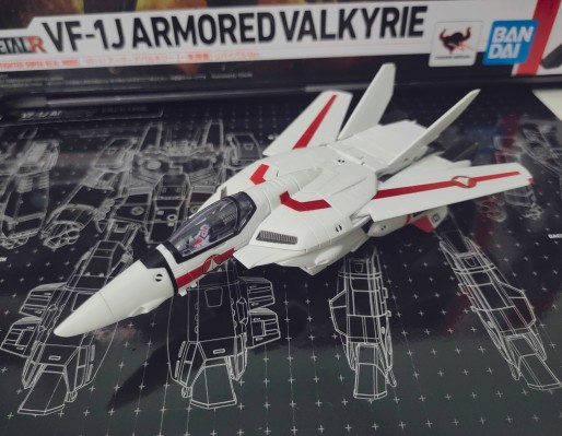 HI-METAL R 超时空要塞  VF-1J 装甲女武神（一条辉专用） 重生版
