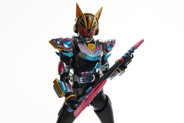 S.H.Figuarts   假面骑士娜猫 节拍形态