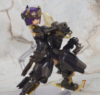 机甲少女 黑皙魔鹫