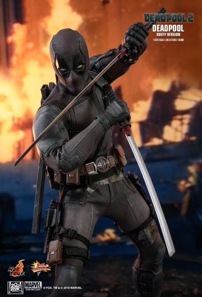 MMS505 死侍2：我爱我家 灰衣死侍 珍藏人偶