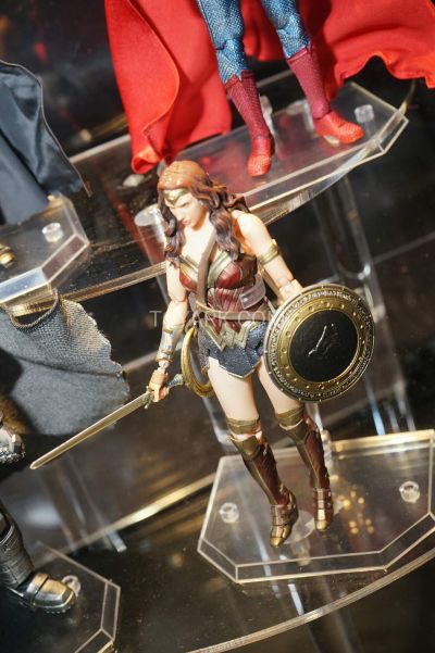 MAFEX No.024 神奇女侠 『蝙蝠侠 vs 超人 正义黎明』