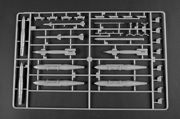 编号:03232 1/32 军用飞机系列 美国F-35B“闪电”战斗攻击机