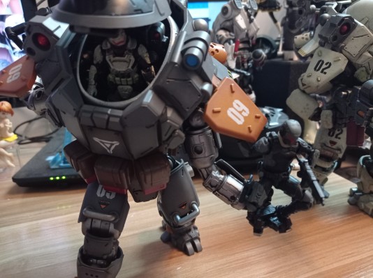 铁骸09 猎杀型机甲