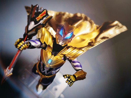 S.H.Figuarts 捷德奥特曼 尊皇形态