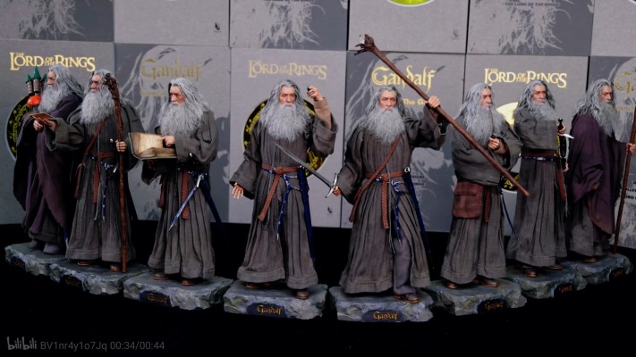 指环王 甘道夫（灰袍） 收藏级可动人偶