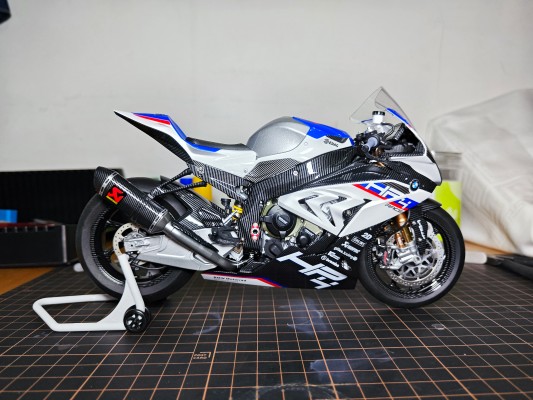 MT-004 宝马 HP4 RACE