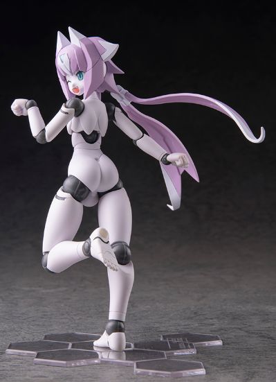 机械新人类 MLL-V2 素体 玛卡翁