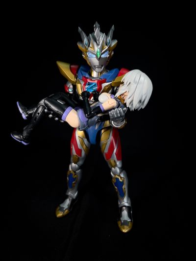 布鲁可超动积木人-传奇版   泽塔奥特曼-德尔塔天爪