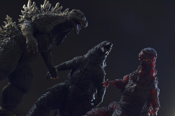 S.H.MonsterArts 新·哥斯拉 哥斯拉 第四形态 夜战版