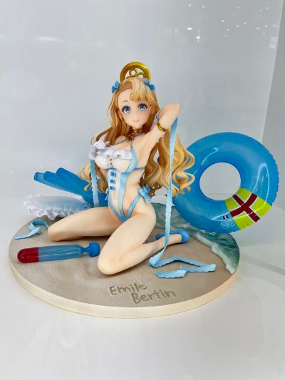 碧蓝航线 埃米尔·贝尔汀 泳装 蓝色海岸