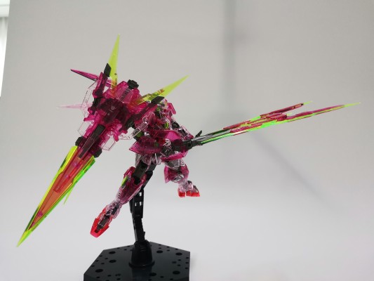 MG 1/100 能天使高达