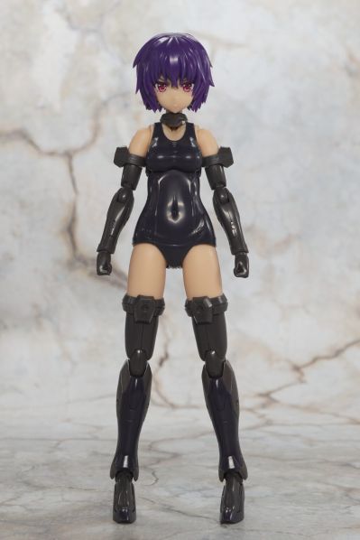 机甲少女 黑皙魔鹫