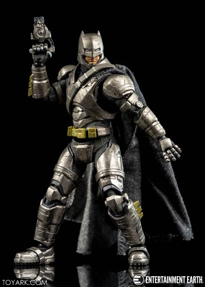 MAFEX No.023 装甲 蝙蝠侠 『蝙蝠侠 vs 超人 正义黎明』