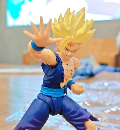 S.H.Figuarts 龙珠Z 超级赛亚人孙悟空+超级赛亚人2孙悟饭 -展会限定版-