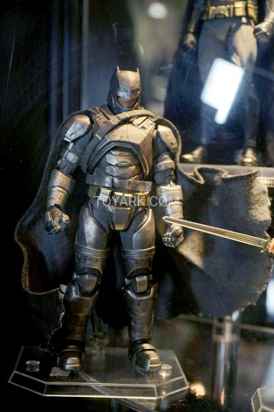 MAFEX No.023 装甲 蝙蝠侠 『蝙蝠侠 vs 超人 正义黎明』