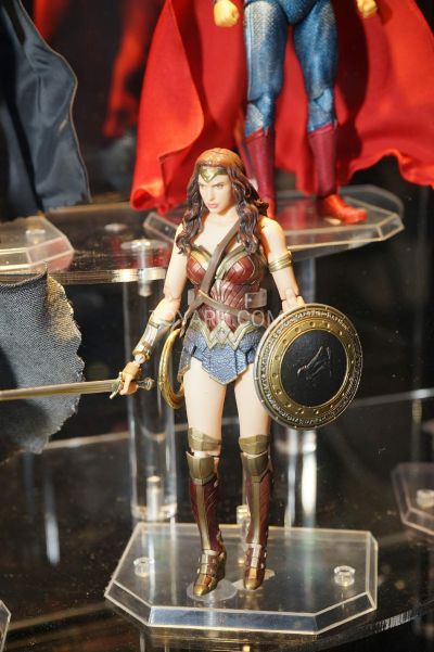 MAFEX No.024 神奇女侠 『蝙蝠侠 vs 超人 正义黎明』