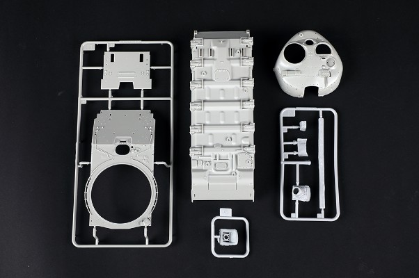 编号:09602 1/35 装甲车辆系列 苏联T-72乌拉尔挂“接触1”型装甲
