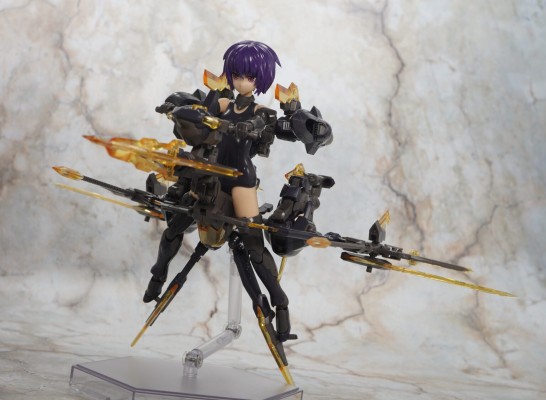 机甲少女 黑皙魔鹫