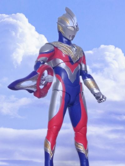 S.H.Figuarts 特利迦奥特曼 真特利迦