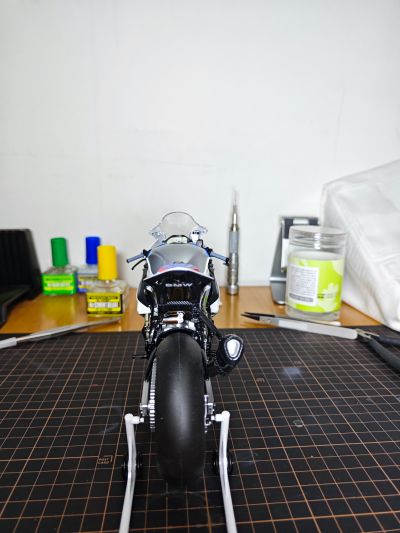 MT-004 宝马 HP4 RACE