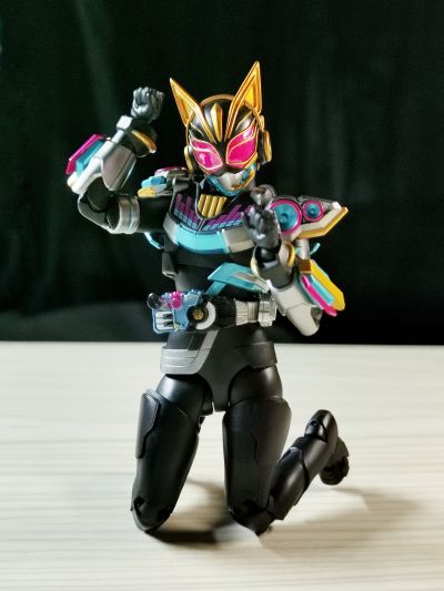 S.H.Figuarts   假面骑士娜猫 节拍形态