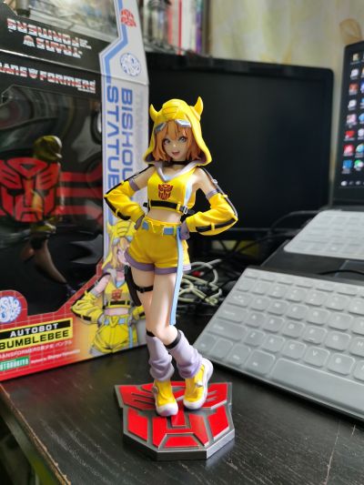 美少女雕像 变形金刚  大黄蜂