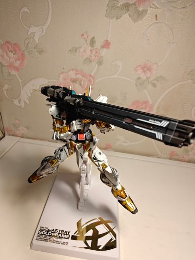 METAL BUILD  机动战士高达SEED ASTRAY  异端高达金色机（新生强袭版）