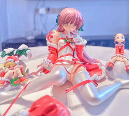 白色学校泳装圣诞装饰