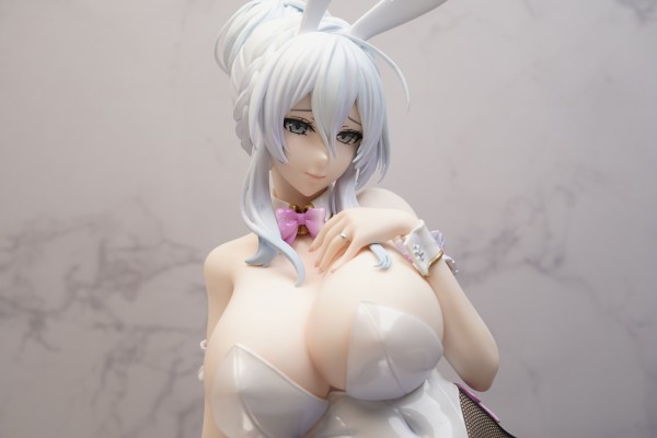 不善于社交的寡居雪女和被诅咒的戒指。 雪乃深冬 兔女郎