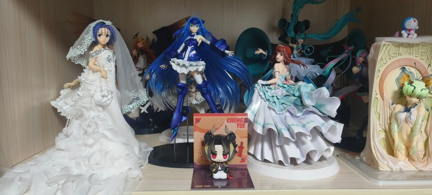 ビビッドブルー