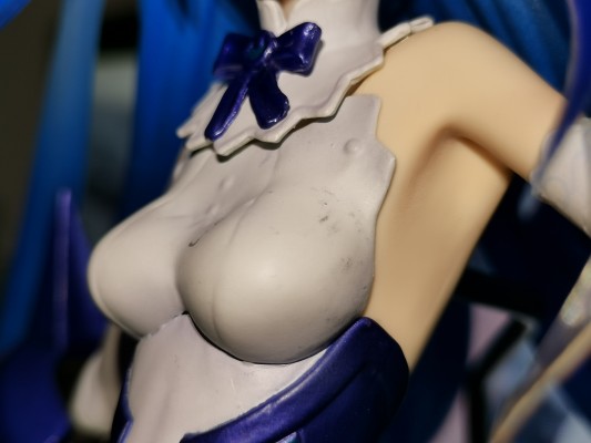 ビビッドブルー