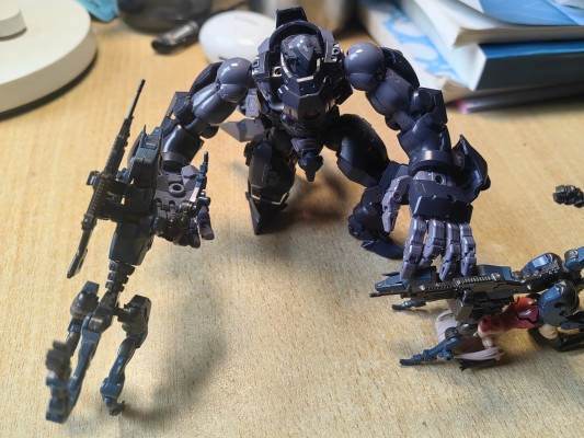 六角机牙 ALTERNATIVE 追踪机械犬