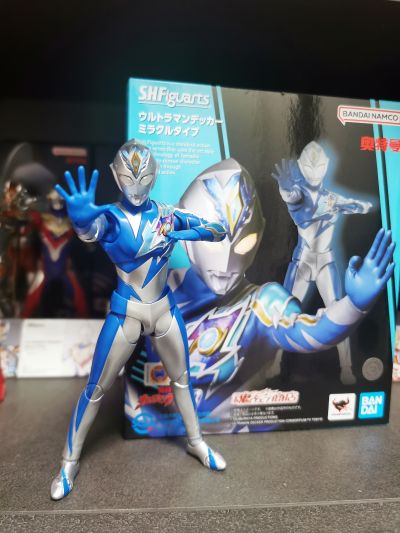 S.H.Figuarts 德凯奥特曼 奇迹型