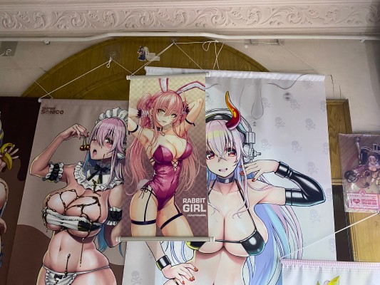 粉色双马尾兔女郎