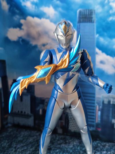 S.H.Figuarts 德凯奥特曼 奇迹型
