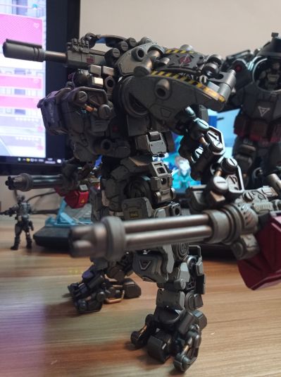 钢骨H09格斗机甲 银色守卫者