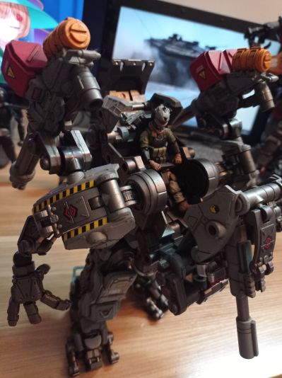 钢骨H09格斗机甲 银色守卫者