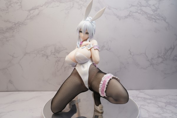 不善于社交的寡居雪女和被诅咒的戒指。 雪乃深冬 兔女郎