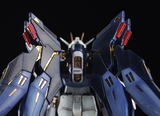 RG 1/144 强袭自由高达专用强化特效件“天空之翼”