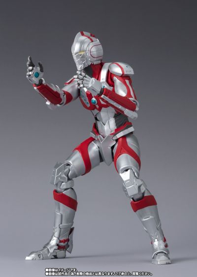 S.H.Figuarts 机动奥特曼 佐菲装甲 -动画版-