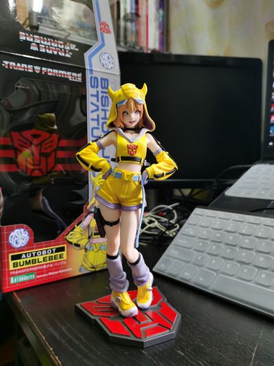 美少女雕像 变形金刚  大黄蜂