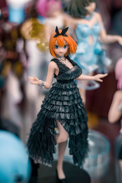 压泡面手办 初音未来 樱花未来 -抛媚眼-