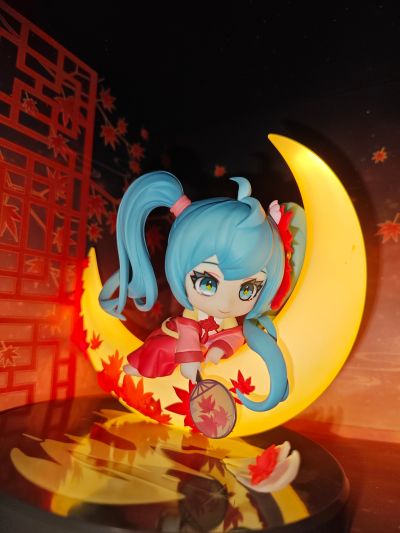 初音未来 月西江