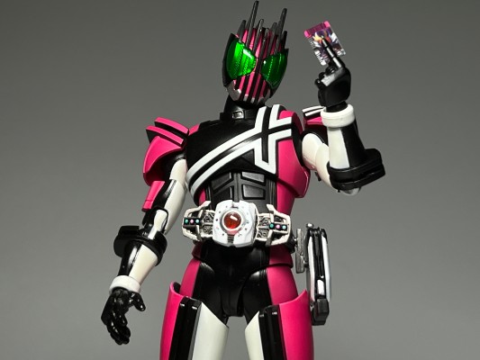 S.H.Figuarts(真骨雕制法) 假面骑士帝骑 假面骑士50周年纪念版