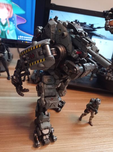 钢骨H09格斗机甲 银色守卫者