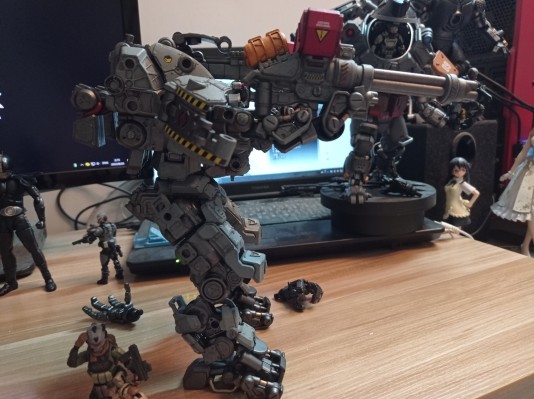 钢骨H09格斗机甲 银色守卫者