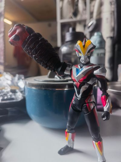 S.H.Figuarts 银河奥特曼S 维克特利奥特曼