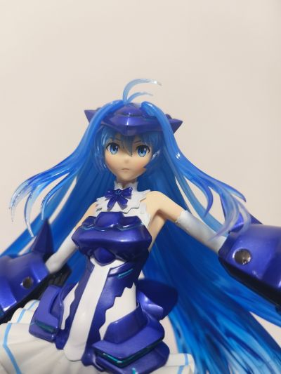 ビビッドブルー